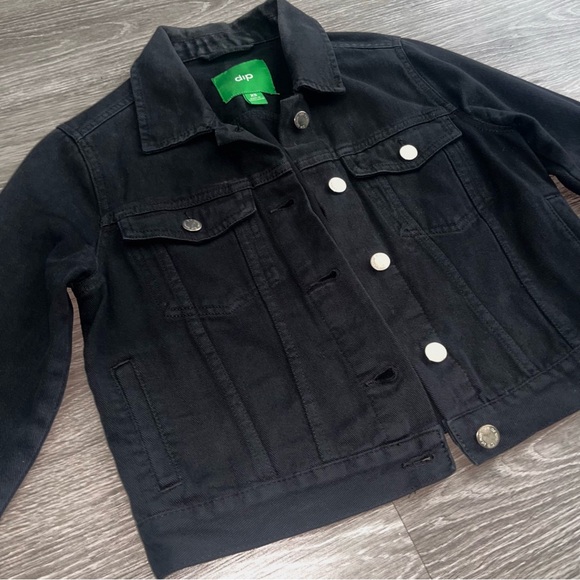 Black Cropped Jean Jacket - Picture 2 of 6